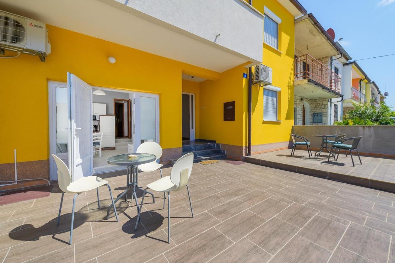 House With Mila Umag